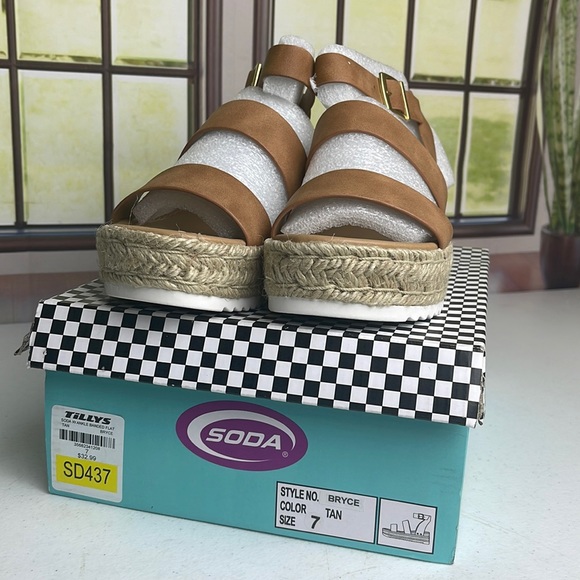 SODA Bruce Style Tan Ankle banded flats - Picture 2 of 4